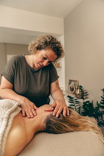 Faszial Gesichtsmassage im Seebad Enge